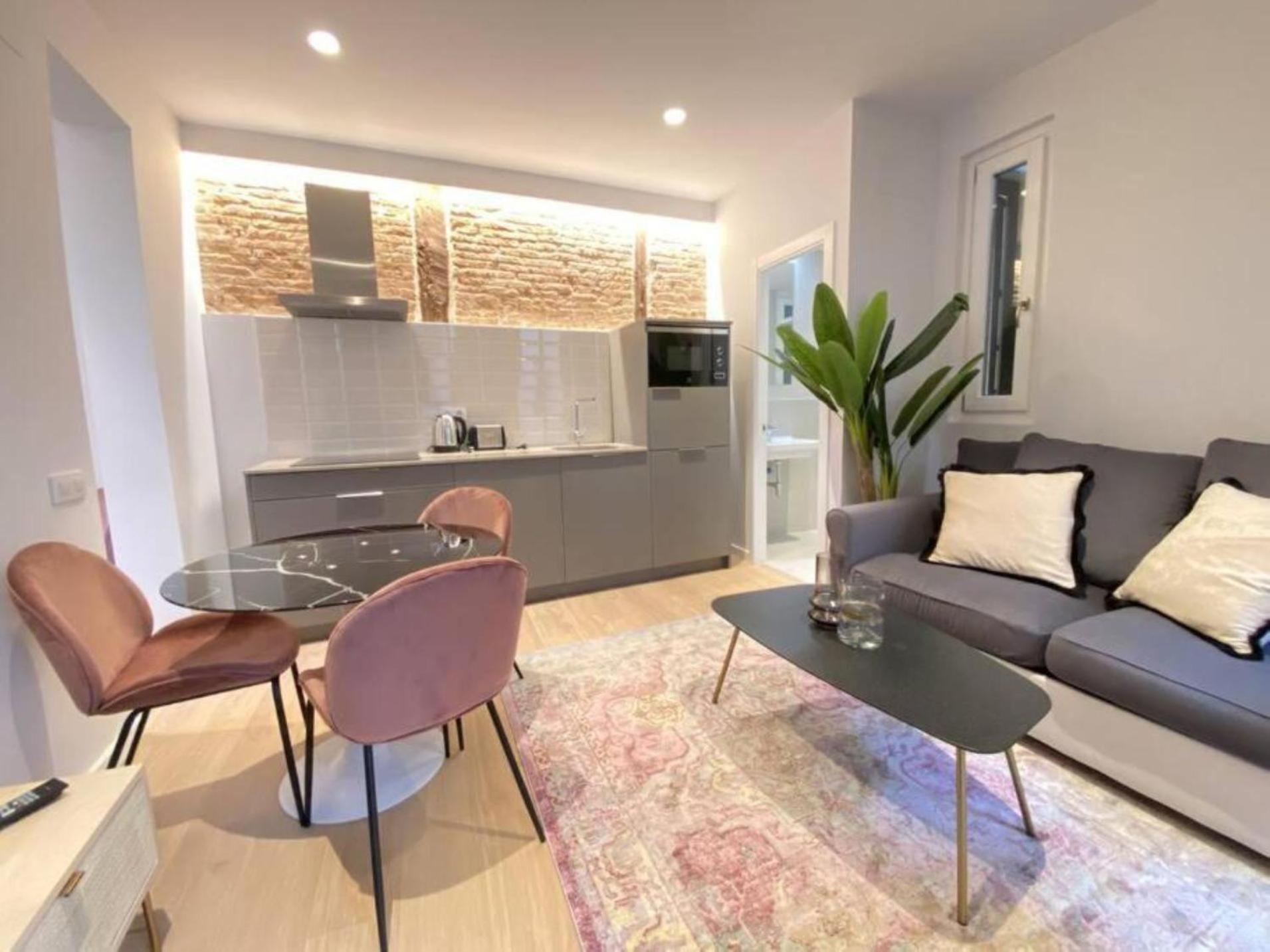 מדריד Apartamentos En La Latiina מראה חיצוני תמונה